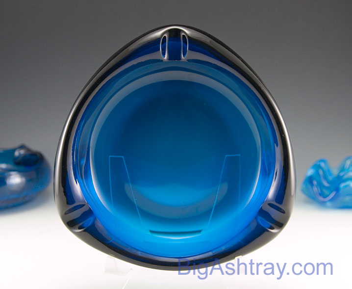 Tri-Corner Cigar Ashtray by Viking Art Glass USA - Image 4