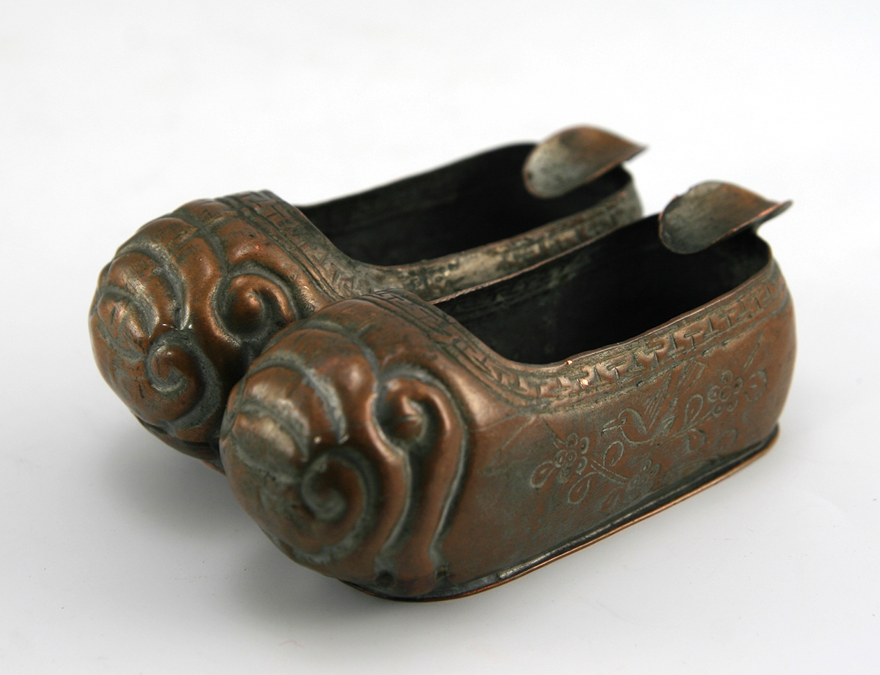 Vintage Chinese Slippers Bronzed Ashtray