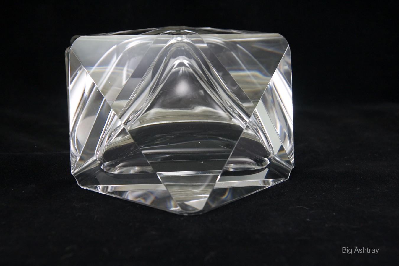 High Quality Art Deco Crystal Diamond Cut Ashtray – Big Ashtray